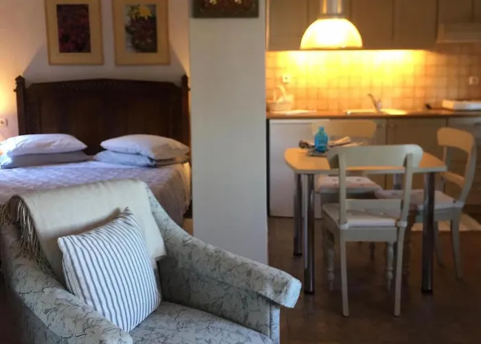 Lägenhet Gardenia Mourésion