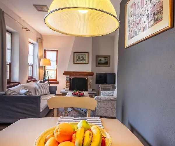 Lägenhet Gardenia Mourésion