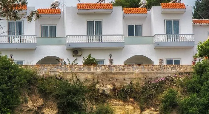 Lägenhet Gardenia Mourésion